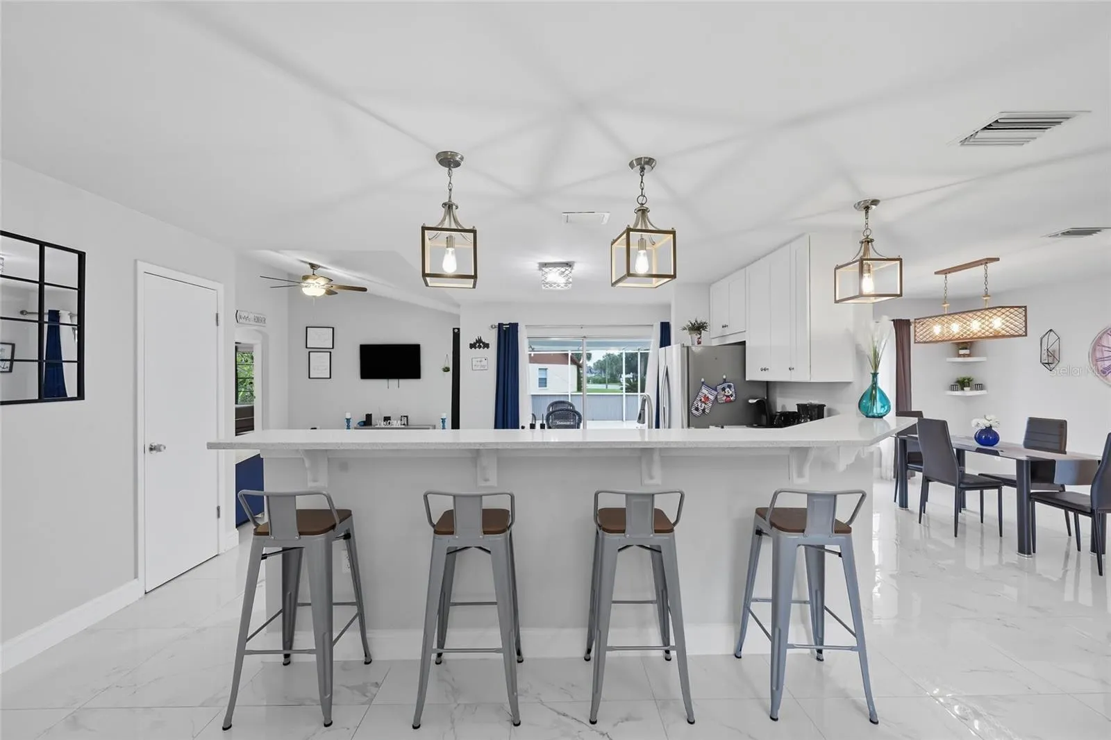 1027 KAREN RIDGE CT