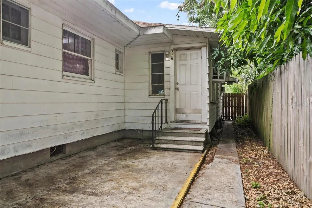 724 W CENTRAL AVE