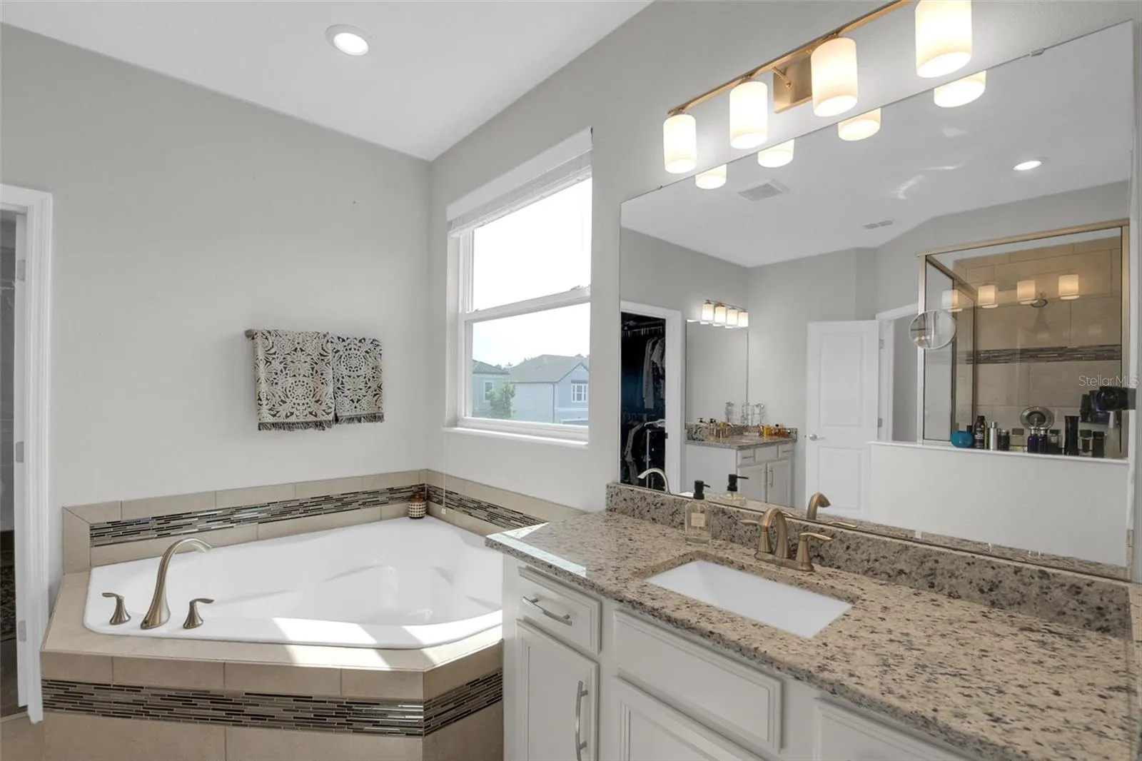 1579 PINK DOGWOOD WAY