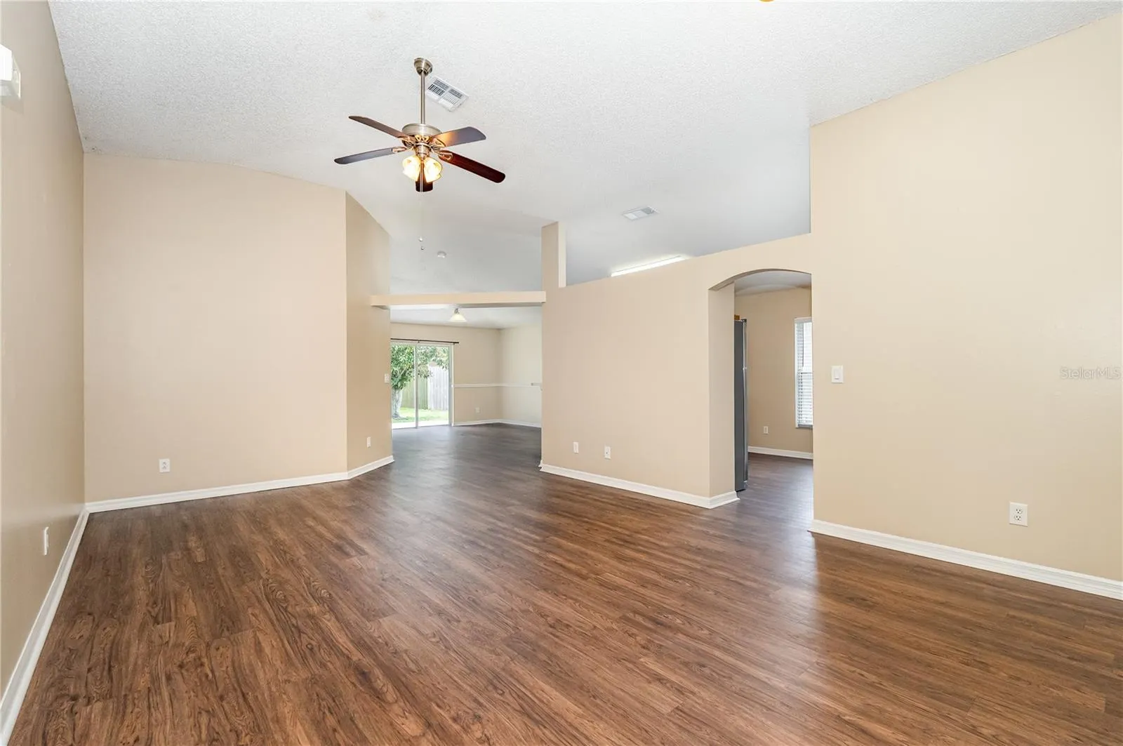 4311 SWANNA DR