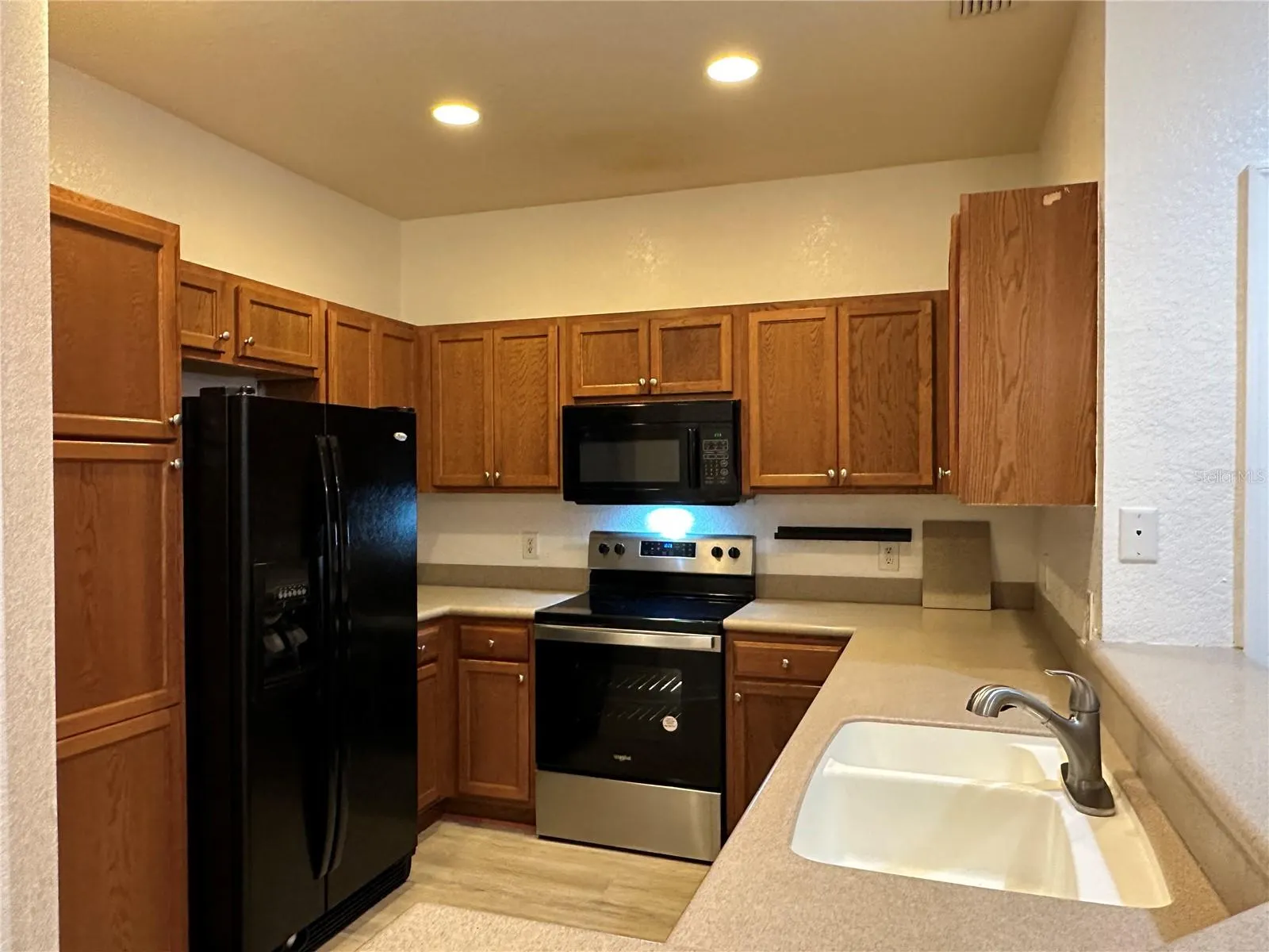 2370 GRAND CENTRAL PKWY #4, #4