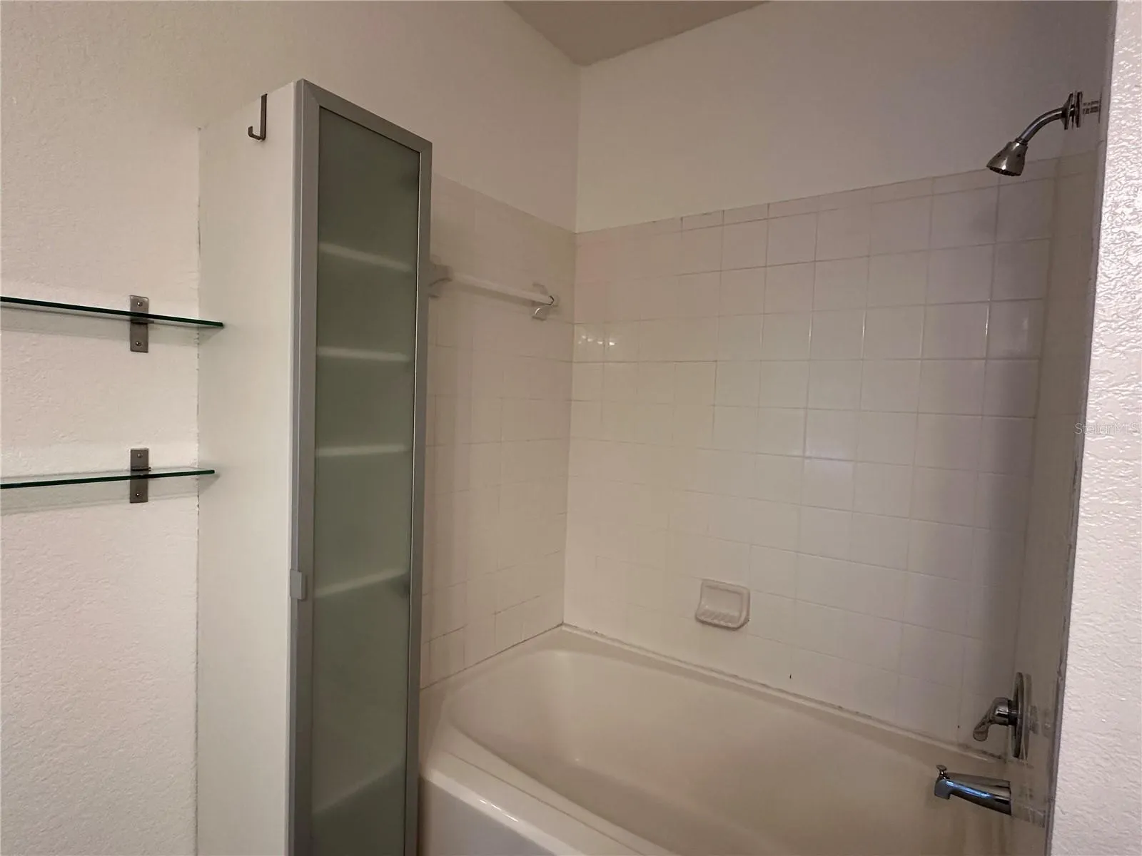 2370 GRAND CENTRAL PKWY #4, #4