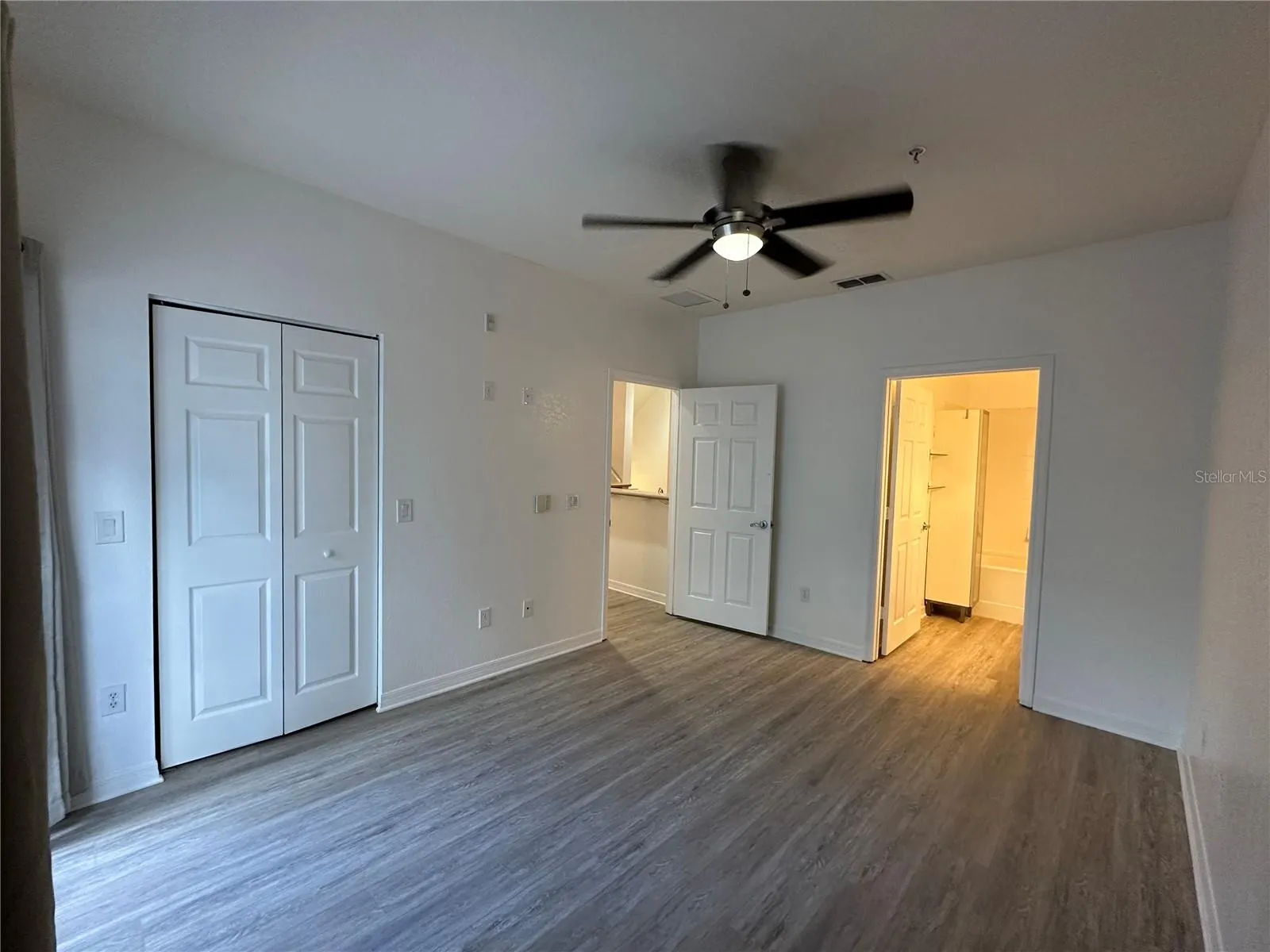2370 GRAND CENTRAL PKWY #4, #4