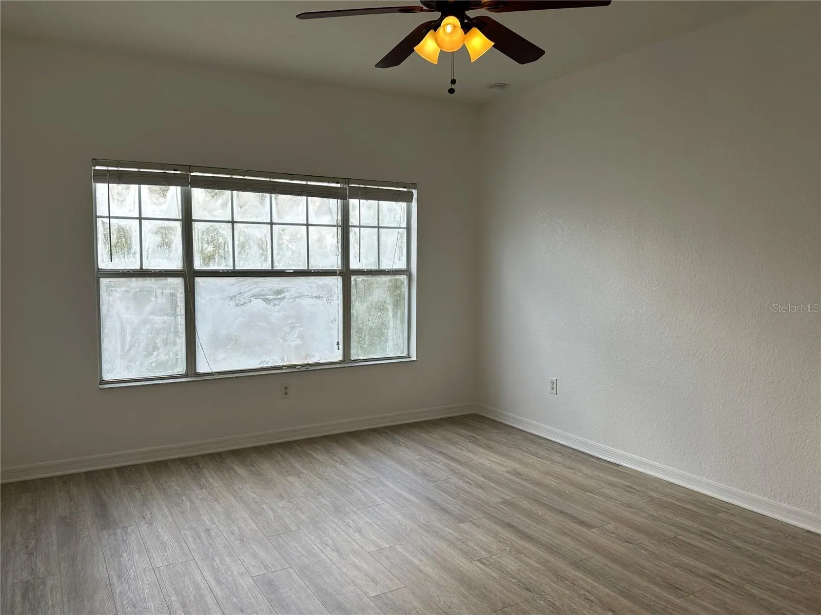 2370 GRAND CENTRAL PKWY #4, #4