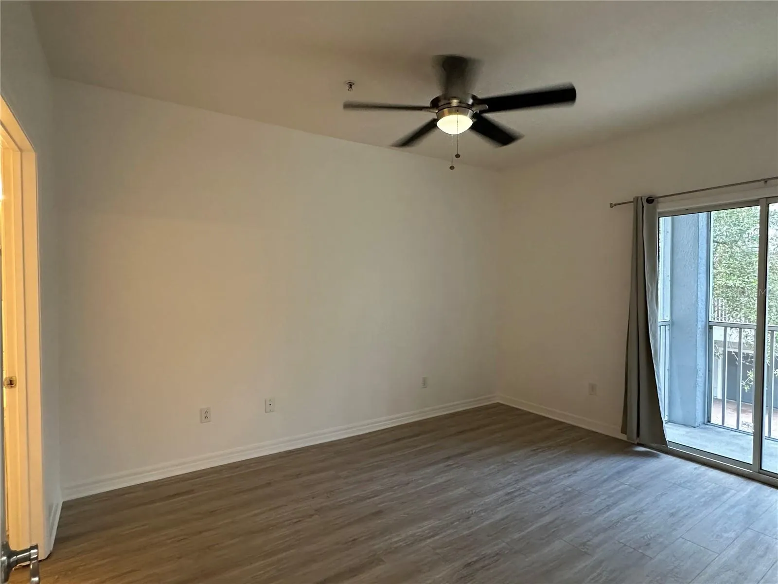 2370 GRAND CENTRAL PKWY #4, #4