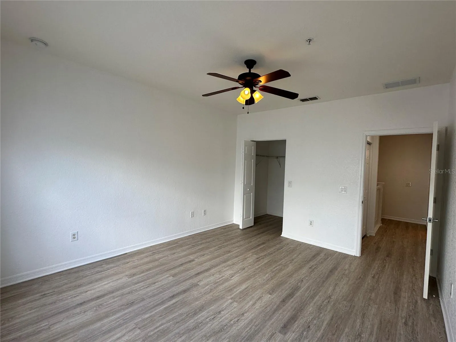 2370 GRAND CENTRAL PKWY #4, #4