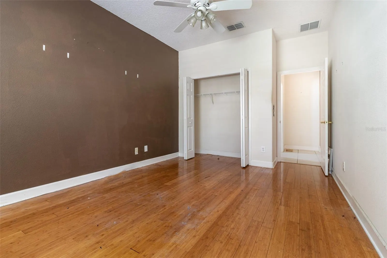 1802 LEE JANZEN DR