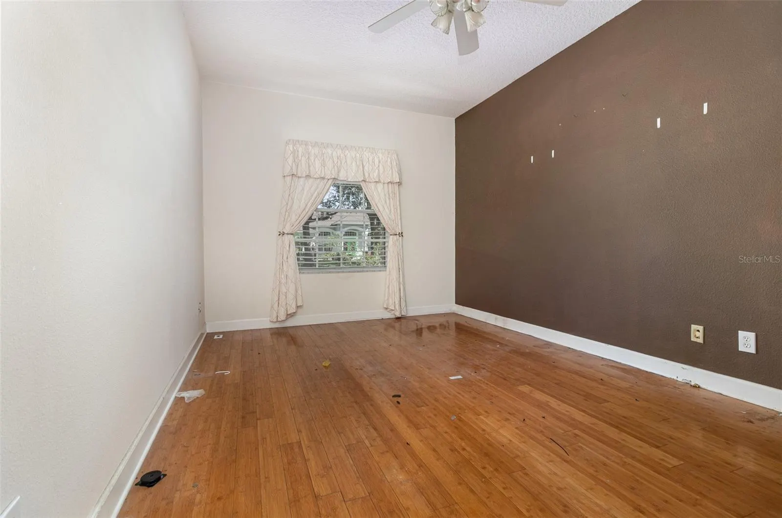 1802 LEE JANZEN DR