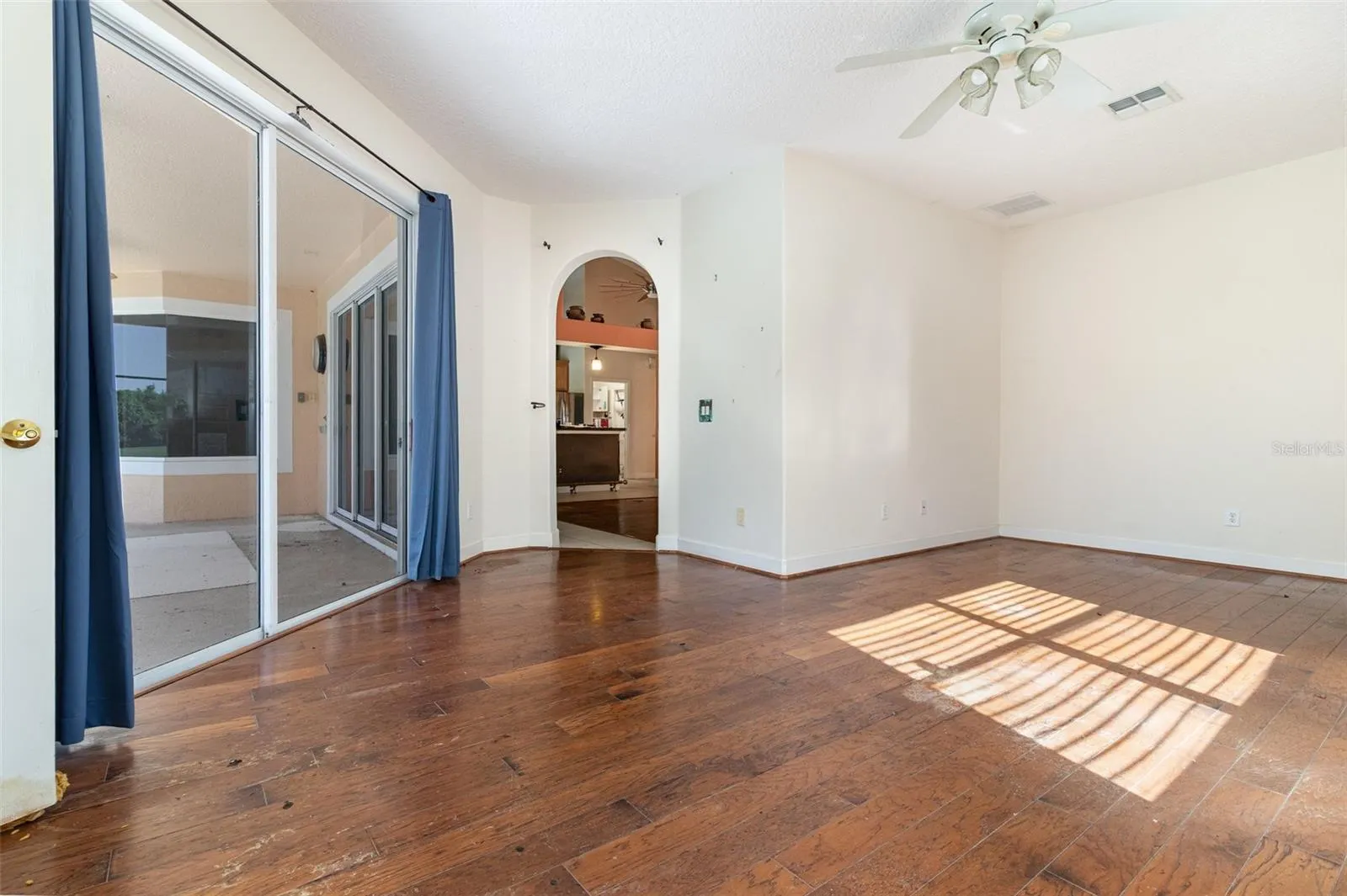 1802 LEE JANZEN DR