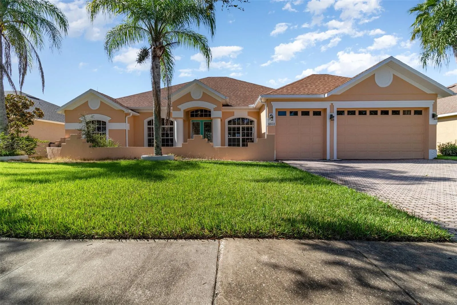 1802 LEE JANZEN DR