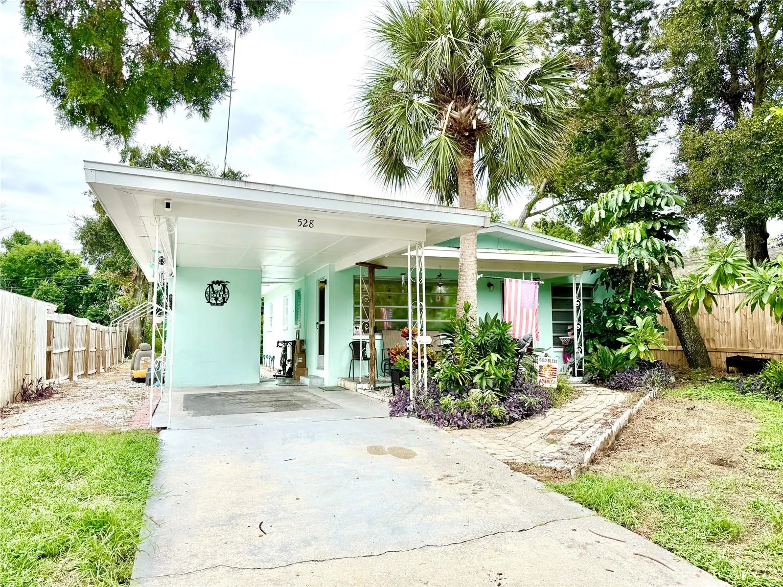 528 E CENTER ST