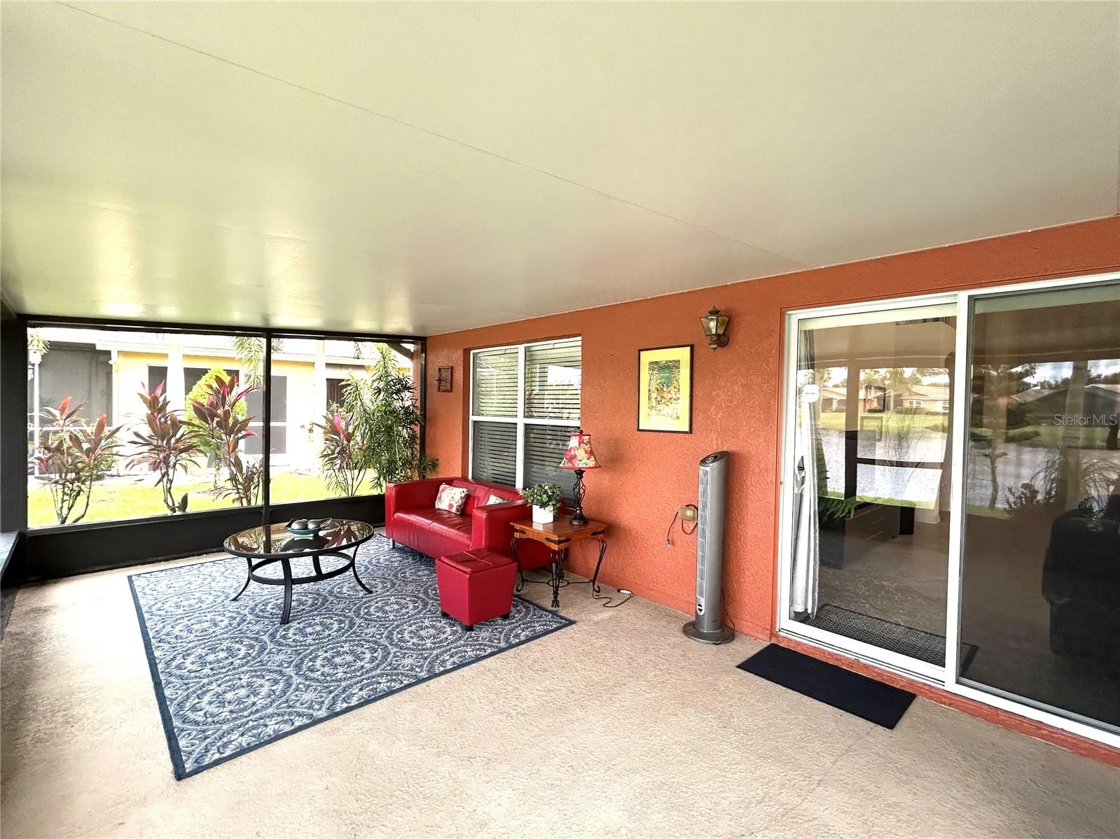 585 GRAND CANAL DR