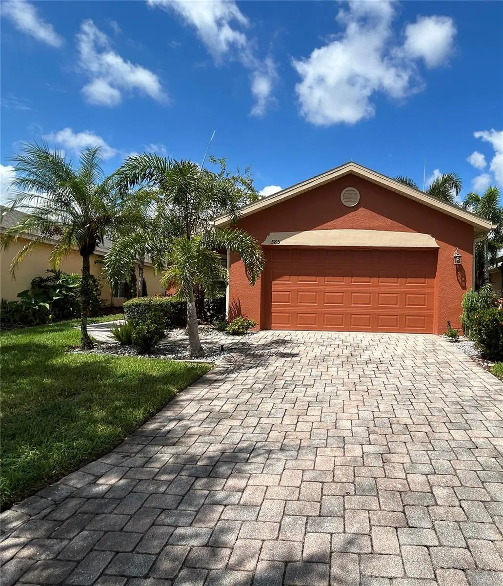 585 GRAND CANAL DR