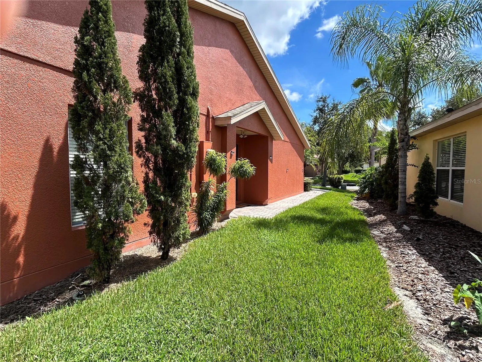 585 GRAND CANAL DR