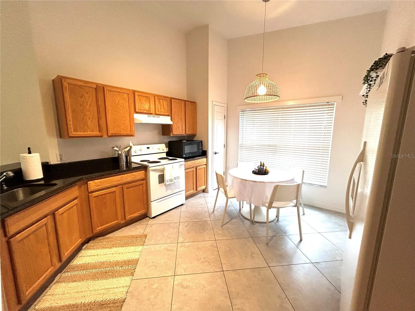 585 GRAND CANAL DR
