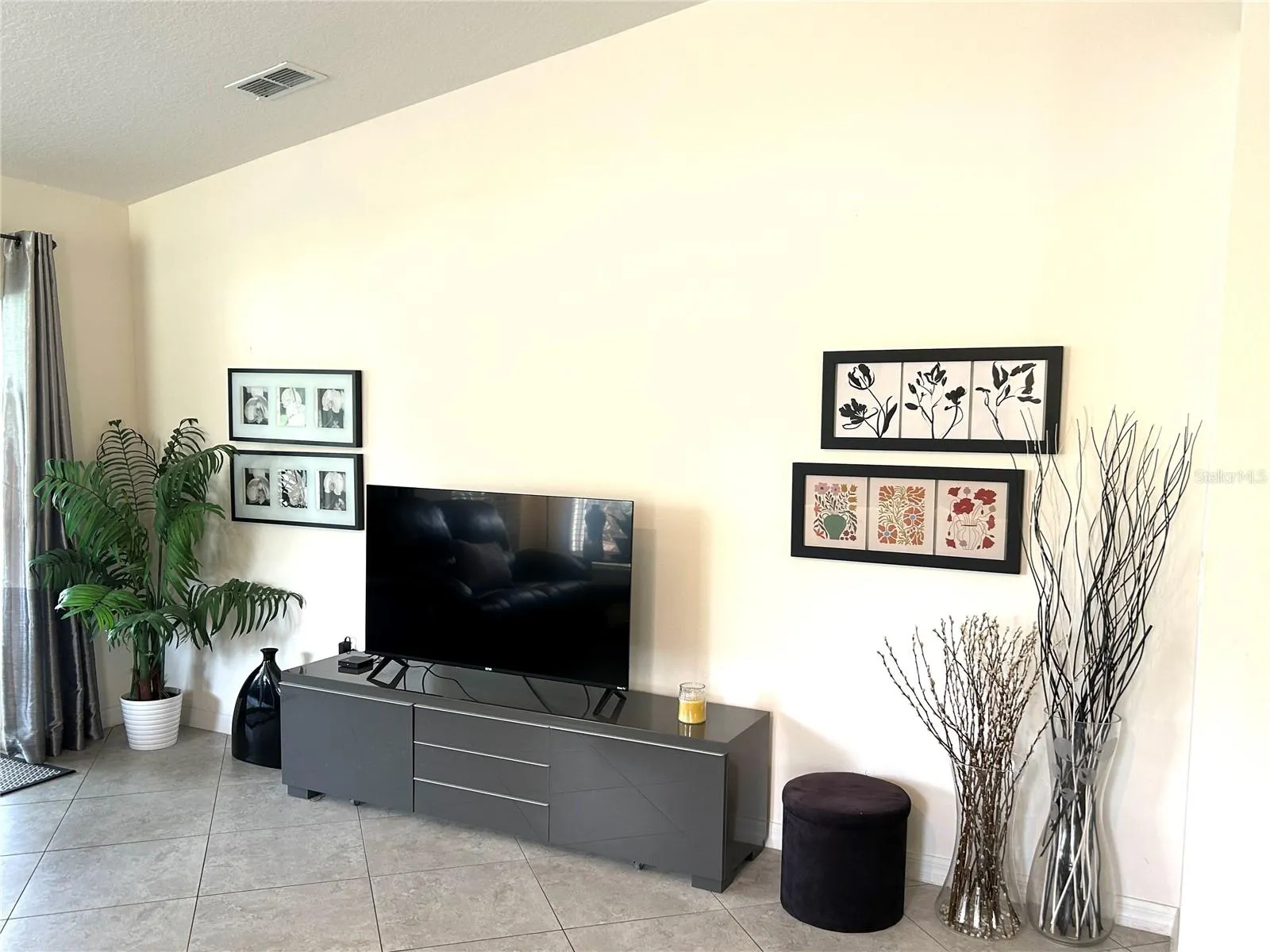 585 GRAND CANAL DR