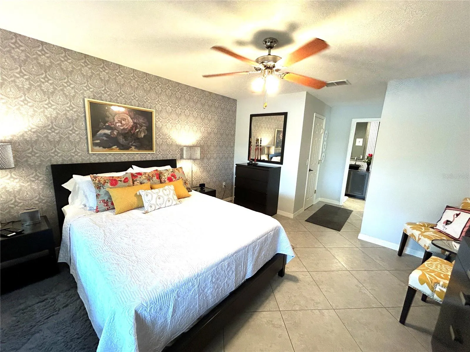 585 GRAND CANAL DR