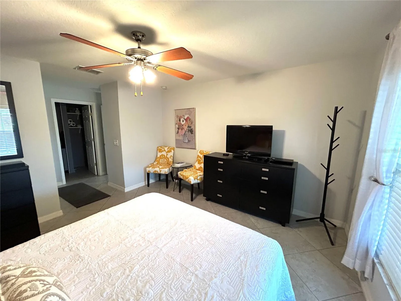 585 GRAND CANAL DR