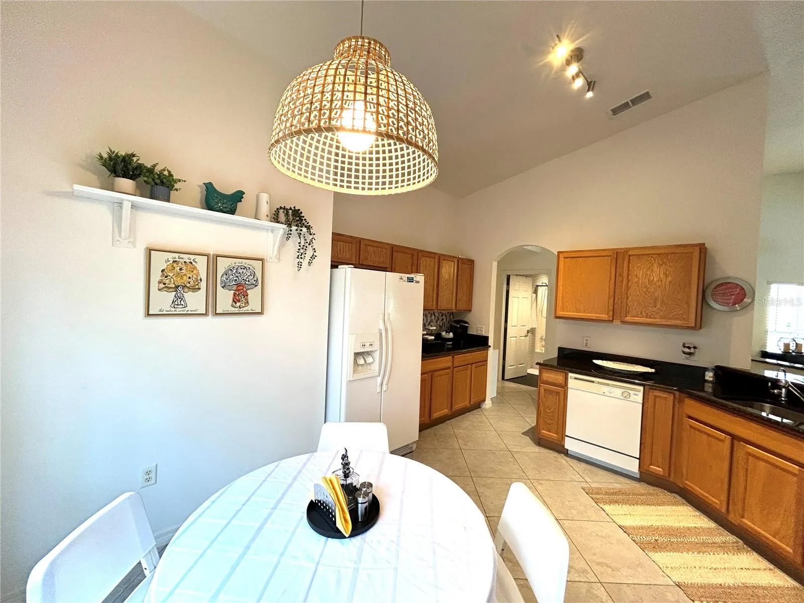 585 GRAND CANAL DR