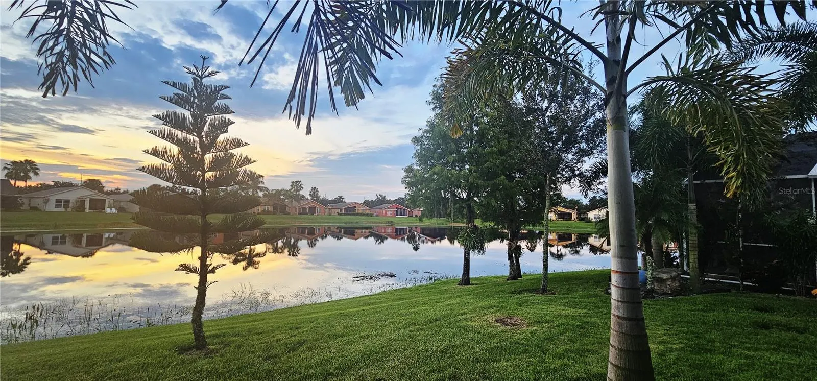 585 GRAND CANAL DR