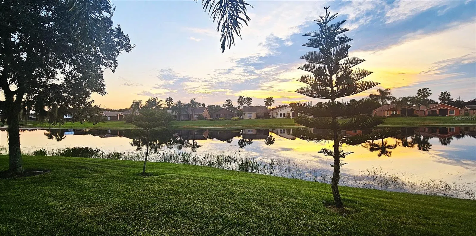 585 GRAND CANAL DR