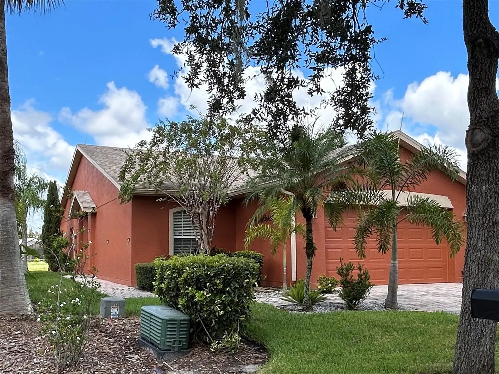 585 GRAND CANAL DR
