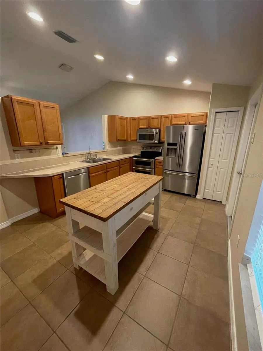 4207 CINNAMON FERN CT