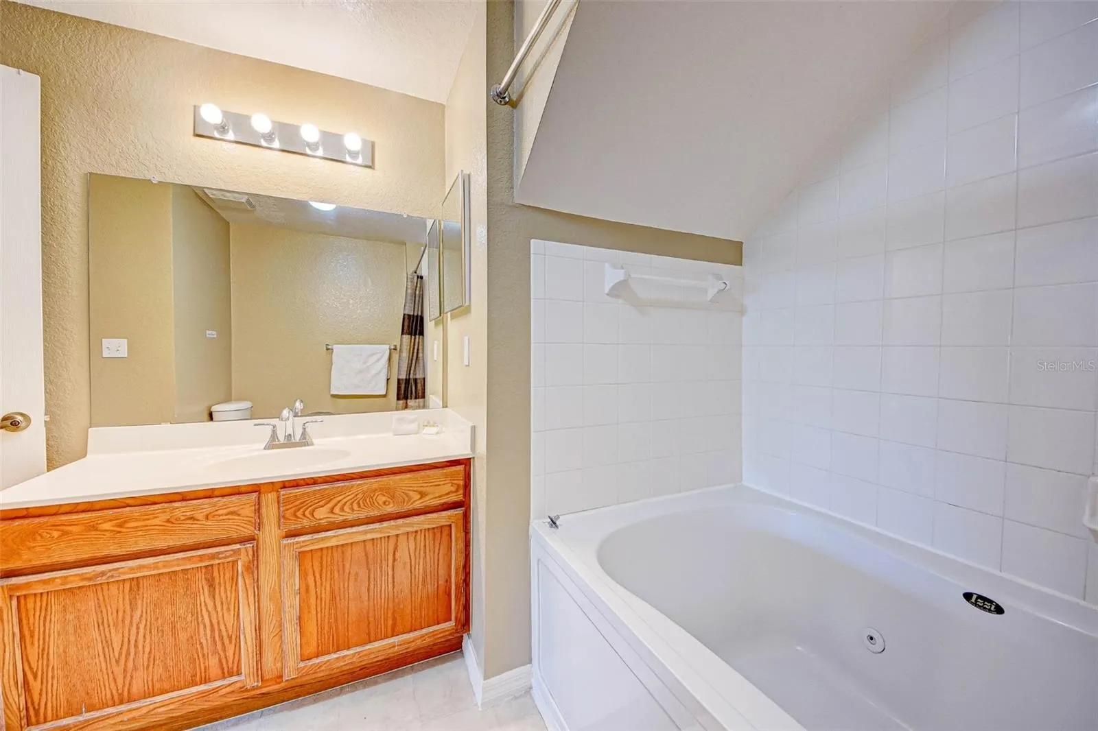 2610 LODI CIR #107, #107