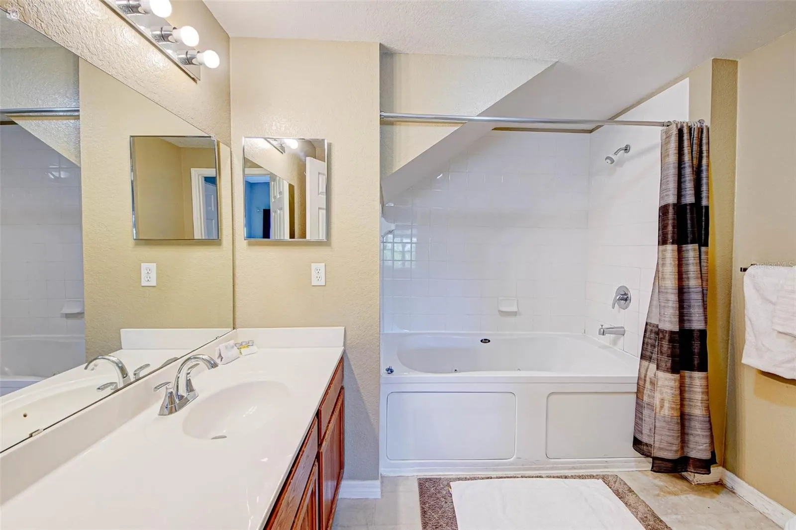 2610 LODI CIR #107, #107