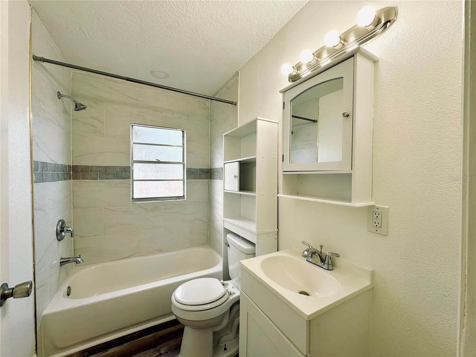 522 MAIN ST #B, #B