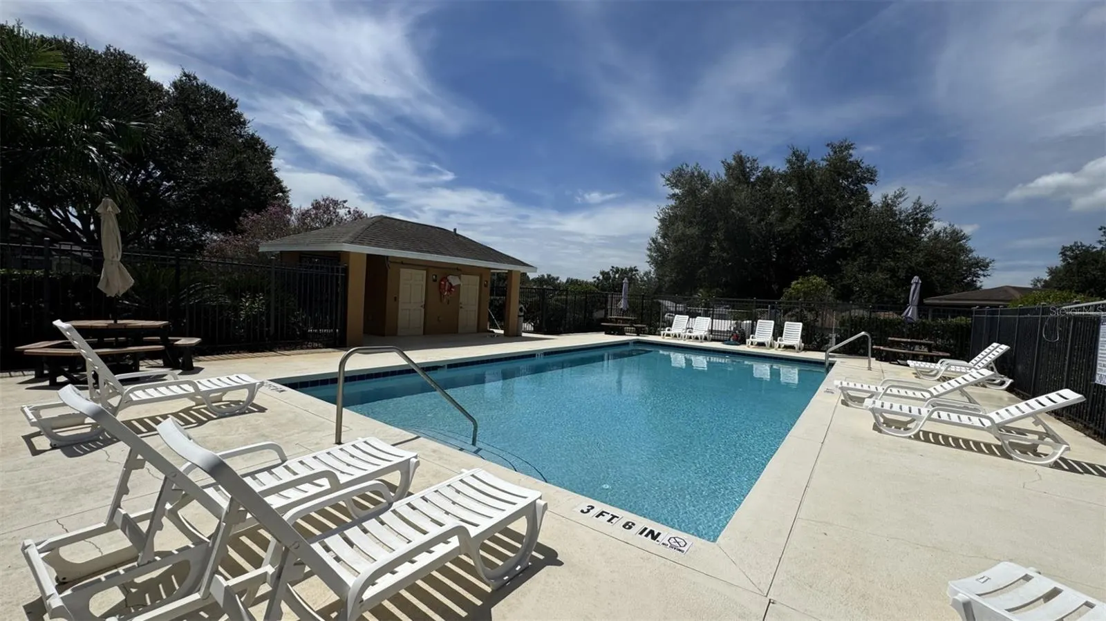 218 CORNWALLIS DR
