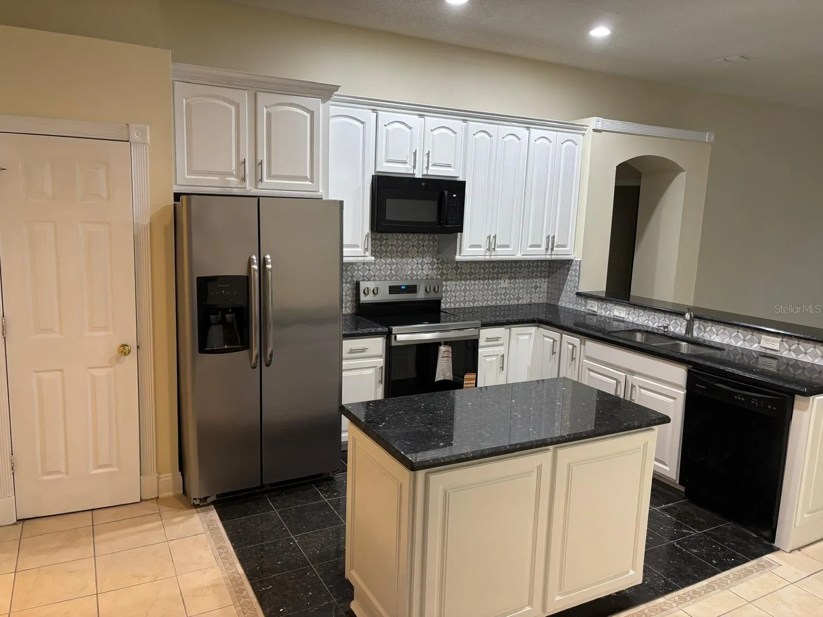 218 CORNWALLIS DR