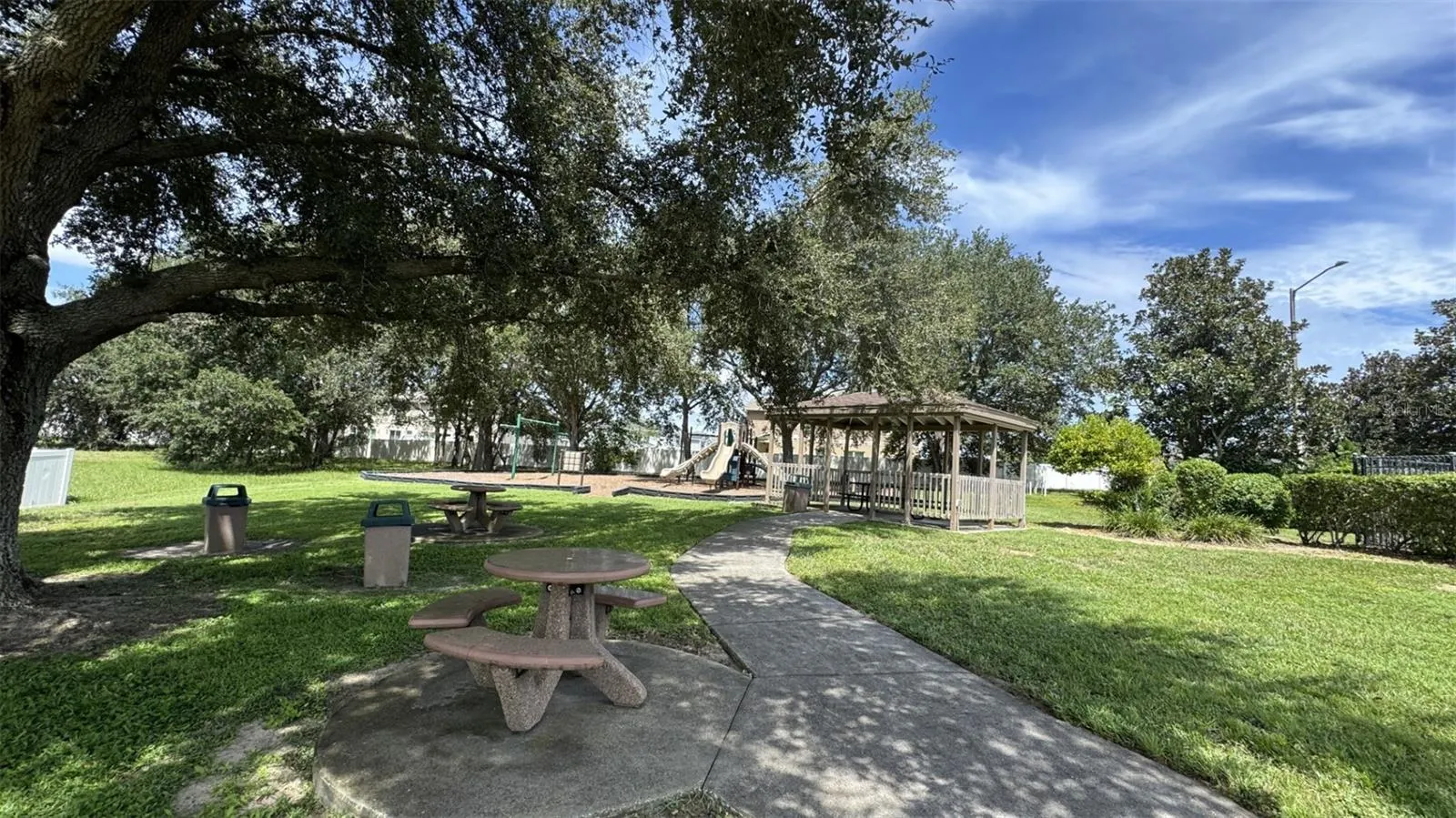 218 CORNWALLIS DR