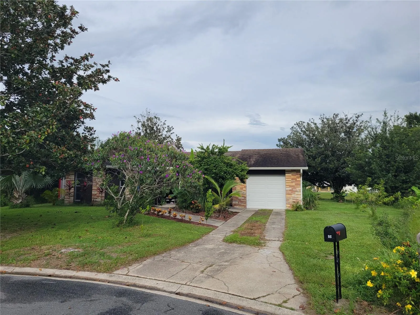 85 ALDERWOOD DR