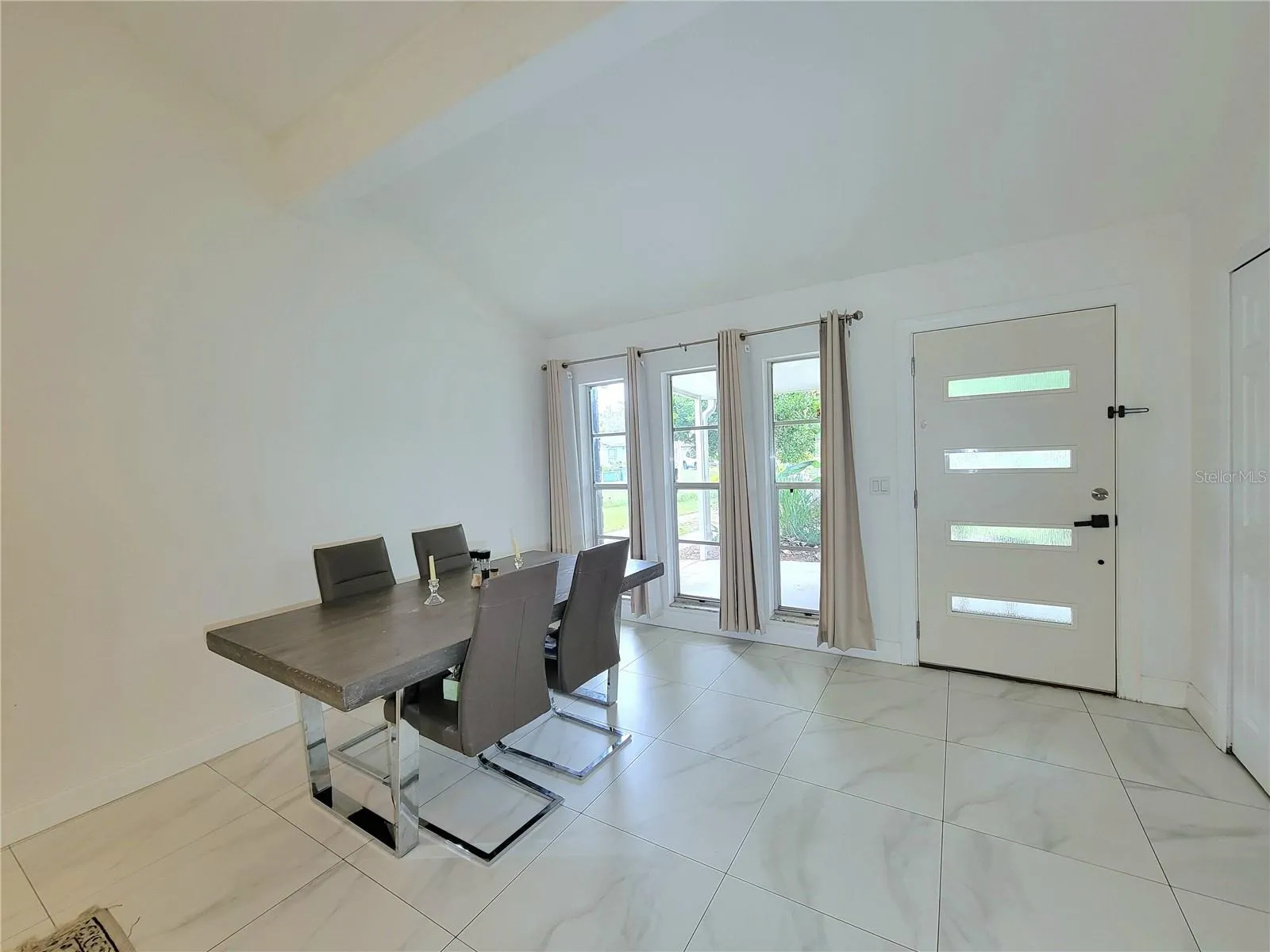 85 ALDERWOOD DR