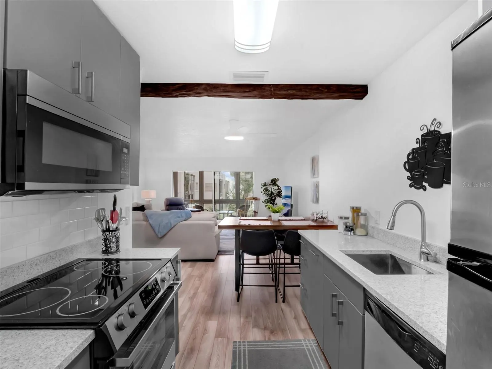 700 MELROSE AVE #D21, #D21