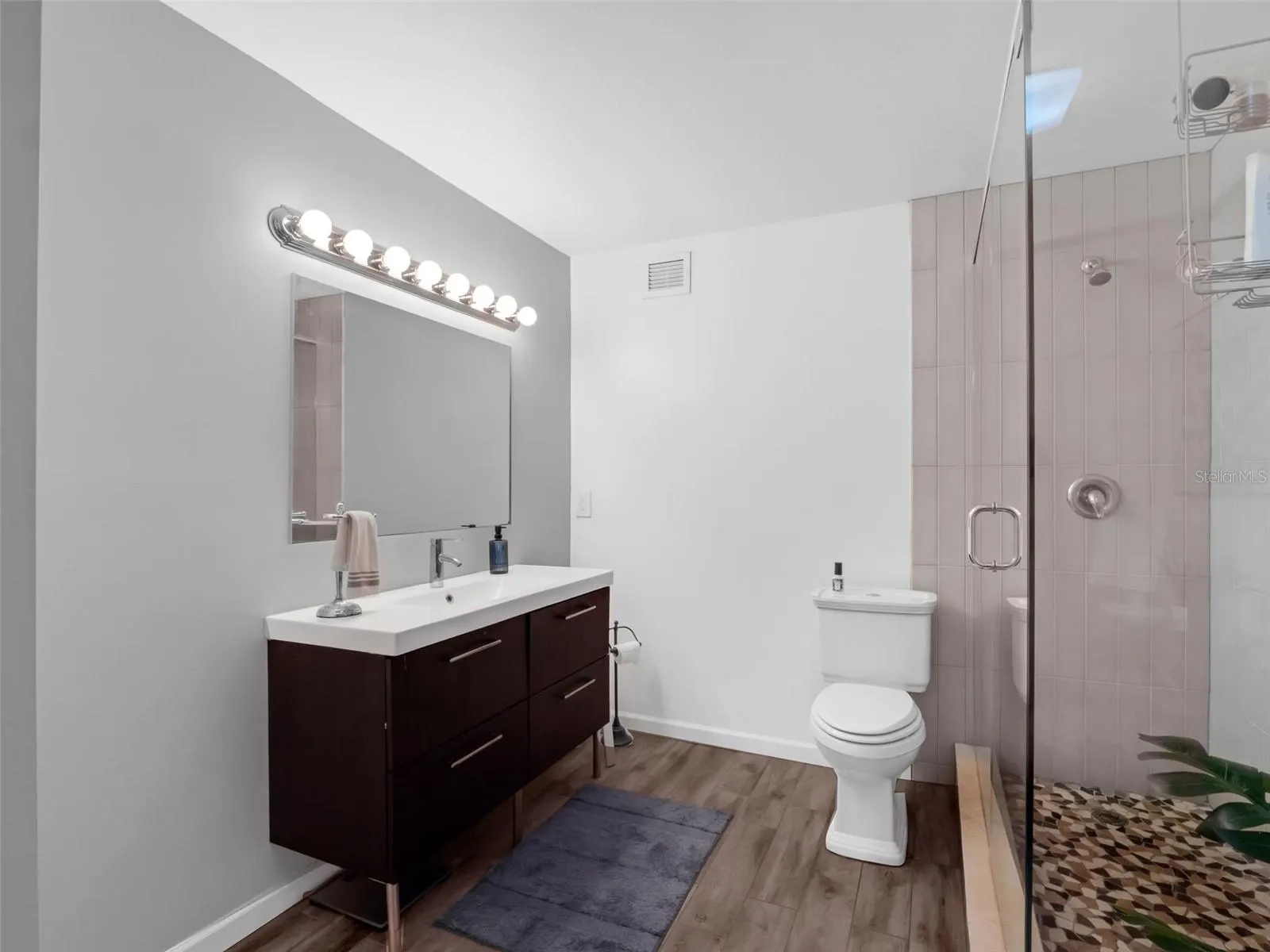 700 MELROSE AVE #D21, #D21