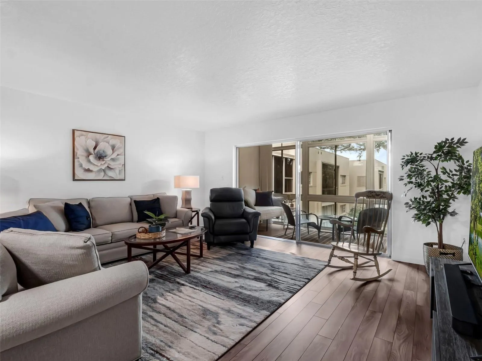700 MELROSE AVE #D21, #D21