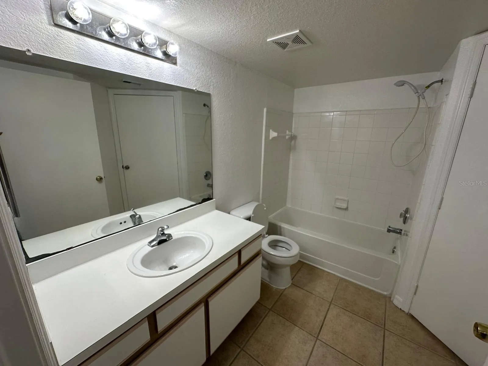 2210 GRAND CAYMAN CT #1711, #1711
