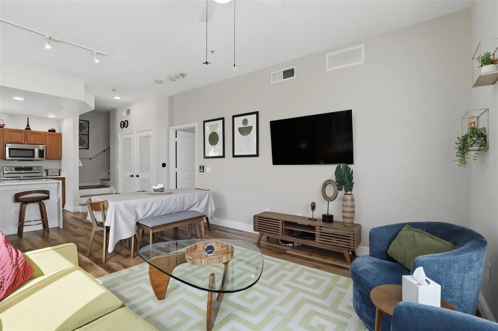 2606 LODI CIR #102, #102