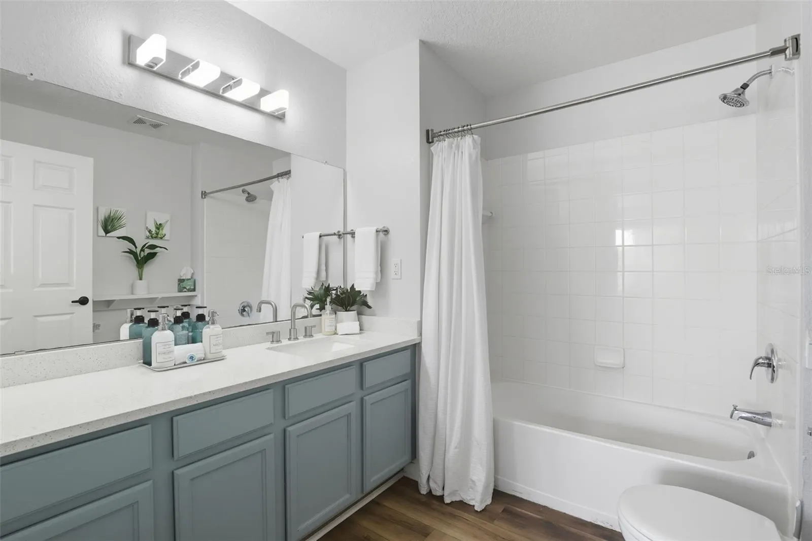 2606 LODI CIR #102, #102