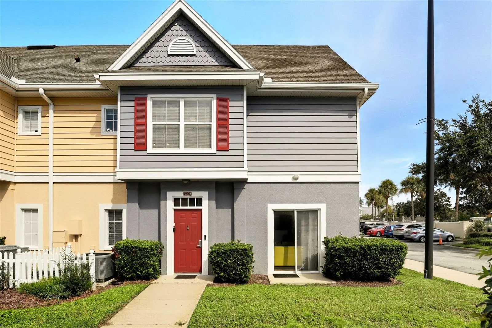 2606 LODI CIR #102, #102