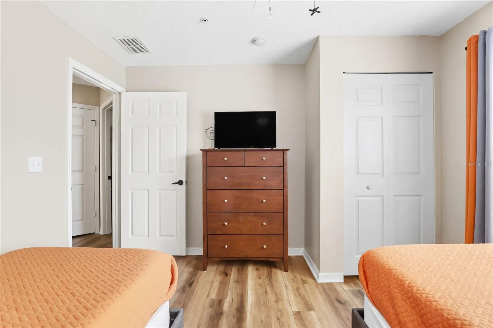 2606 LODI CIR #102, #102