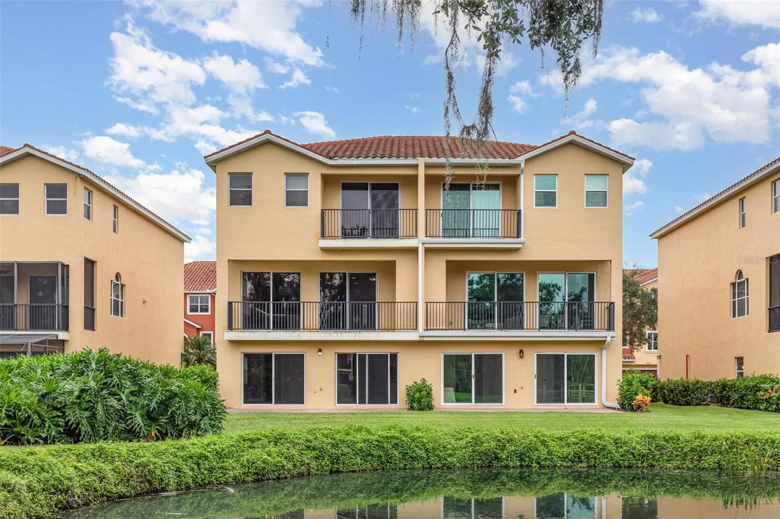 1304 3RD STREET CIR E