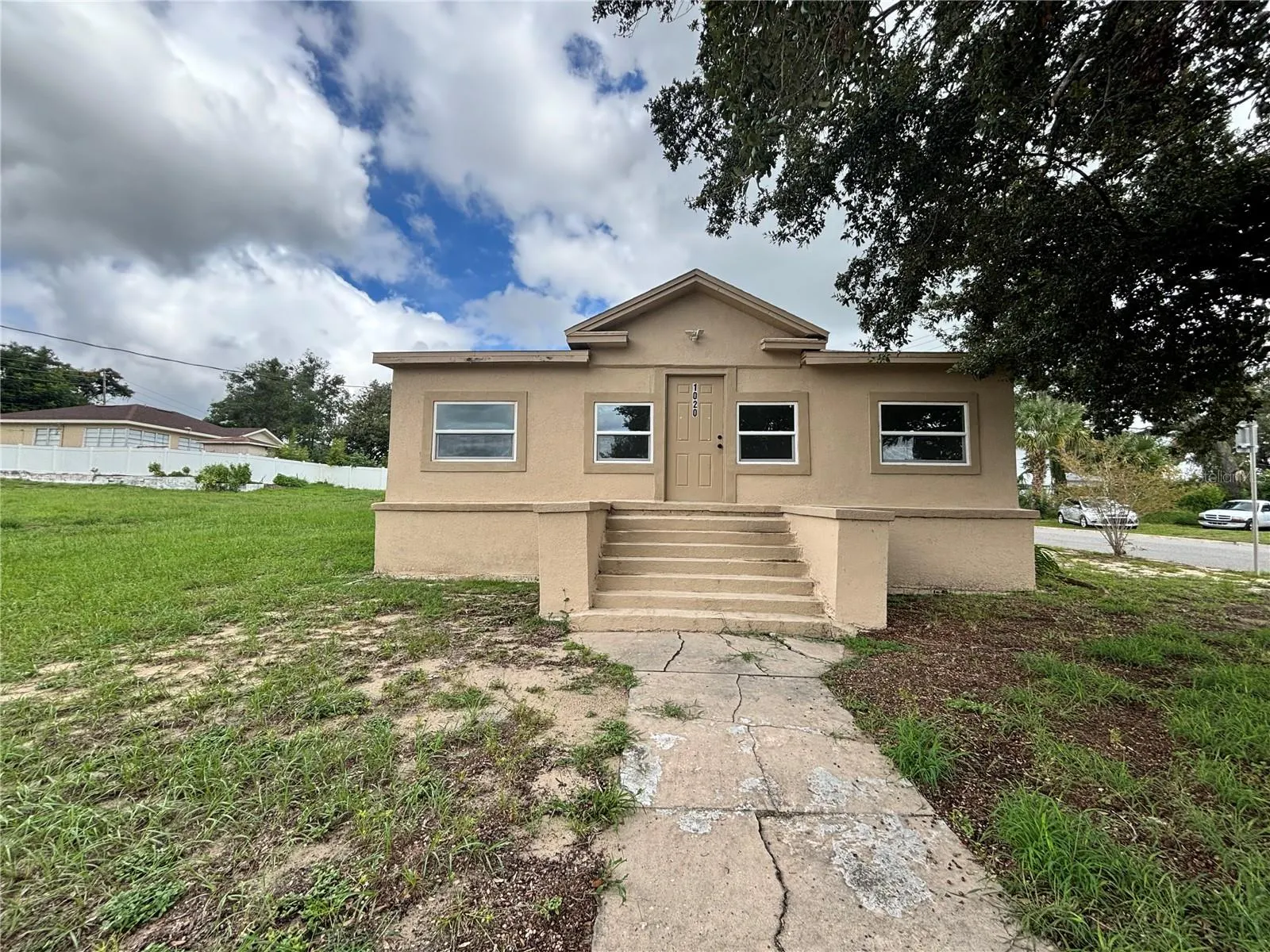 1020 E MAIN ST
