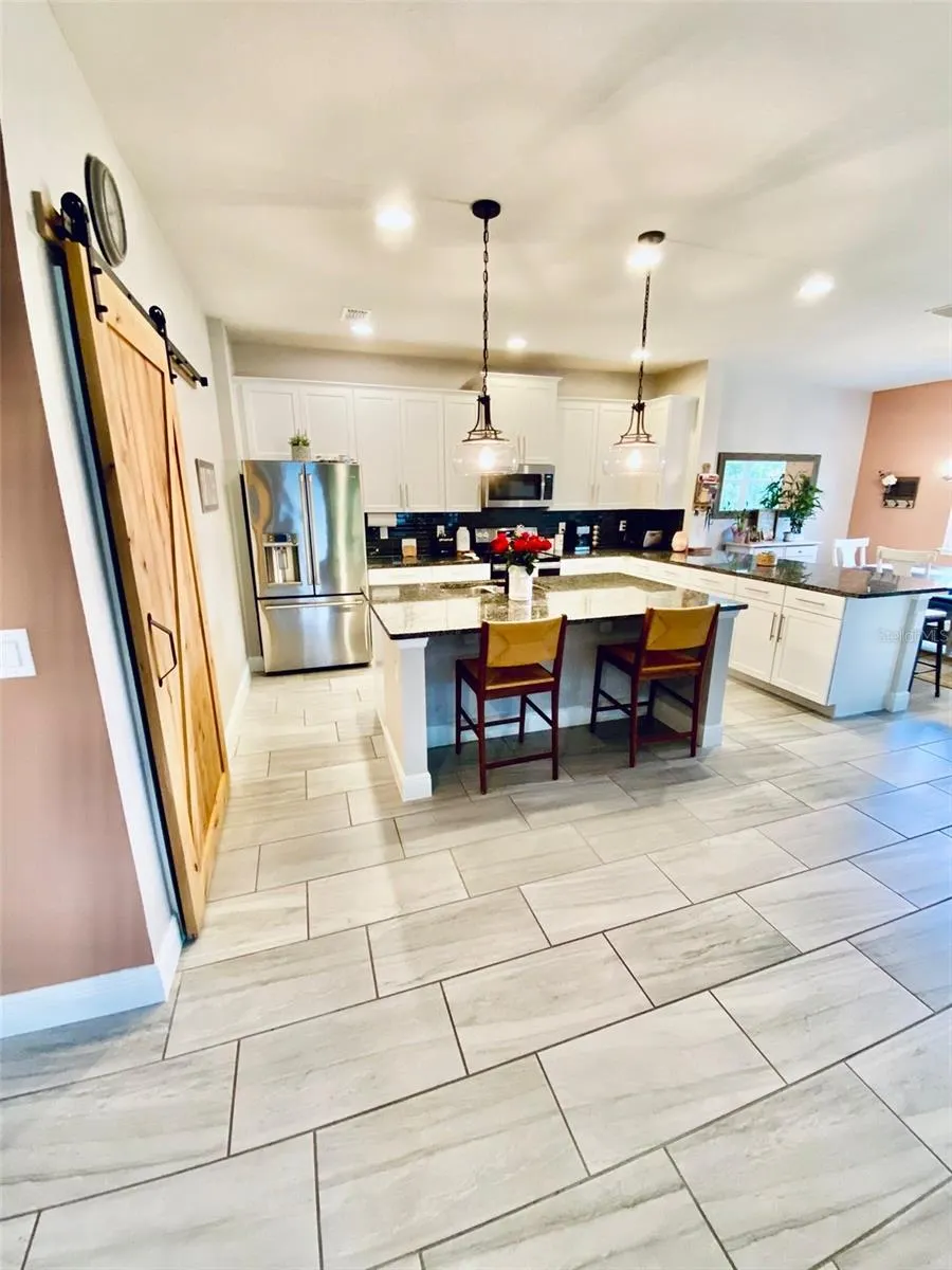 124 WHIRLAWAY DR