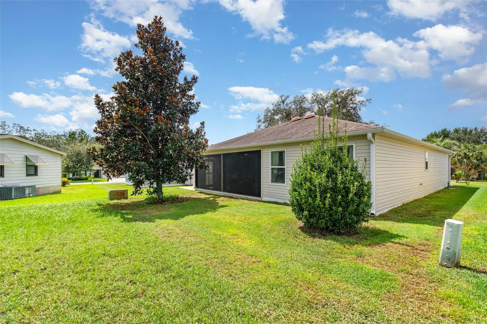 1013 PARKER PL