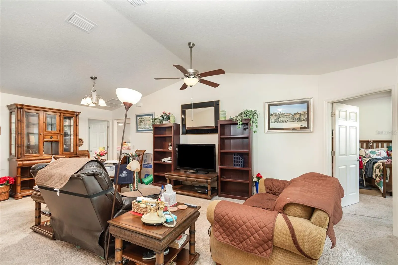 1013 PARKER PL