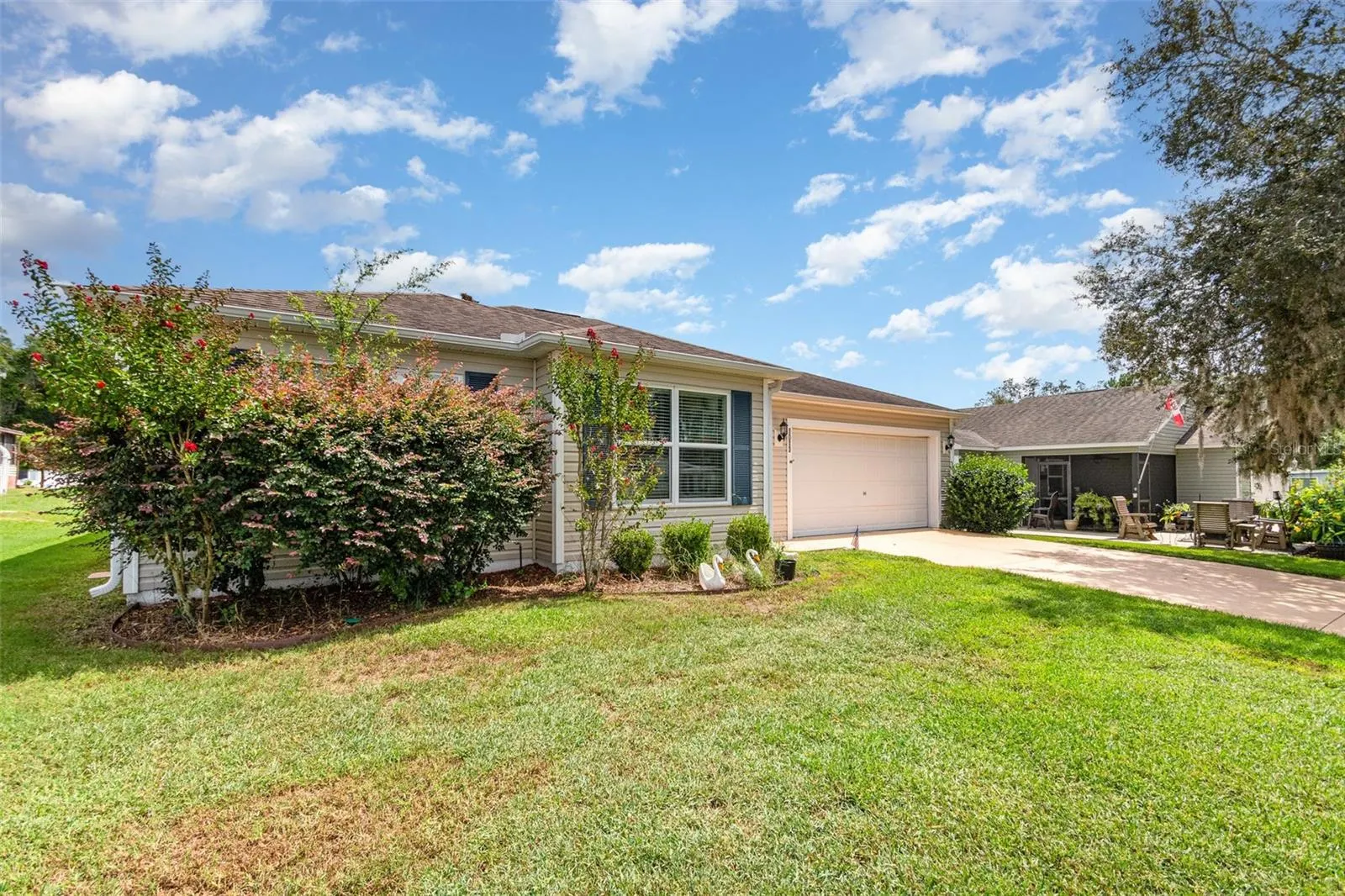 1013 PARKER PL