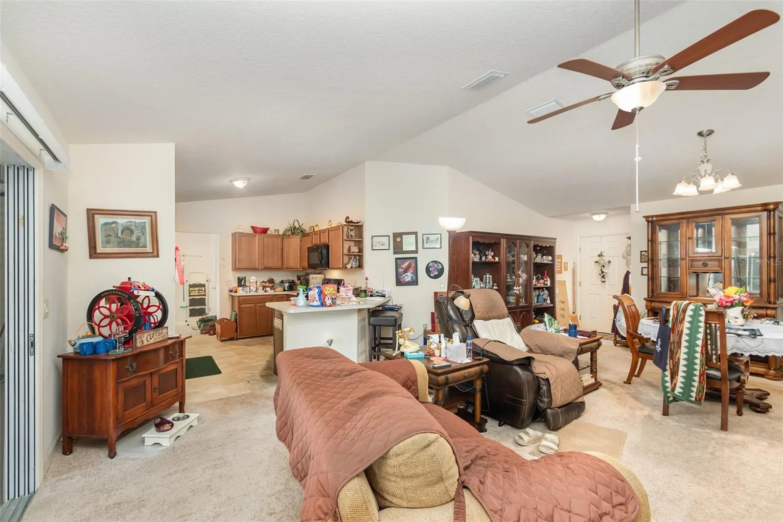 1013 PARKER PL